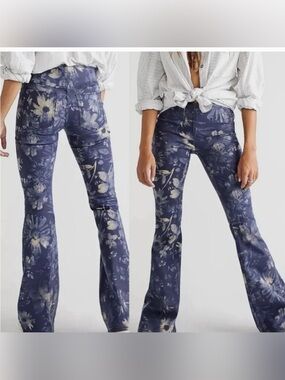 We The Free Womens Penny Flare Jeans, size 28, Blue Floral Print Bell Bottom